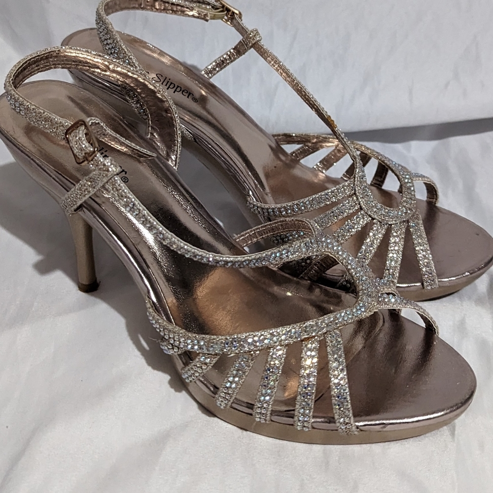 Silver slipper - Picture 2 of 3
